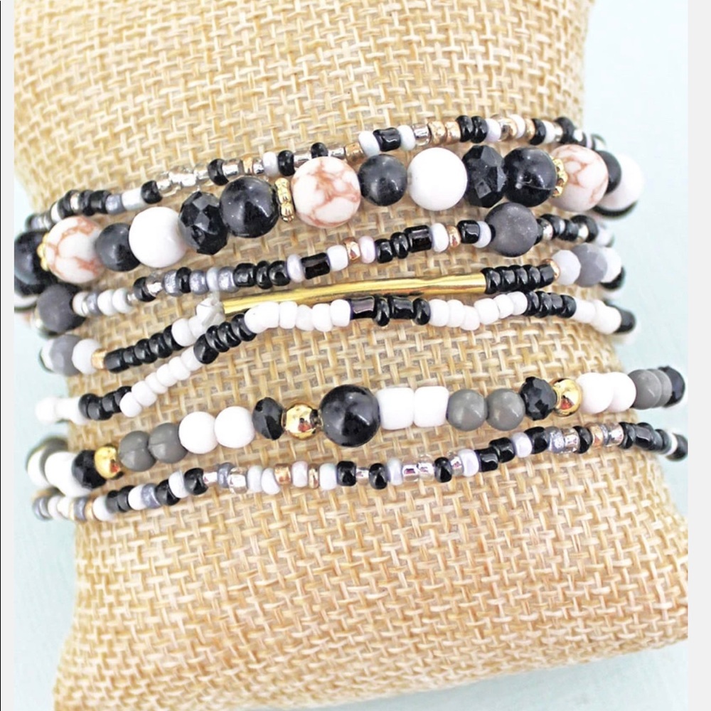 🌻BOGO NEW Goldtone Bar Black Seed Bead Bracelet Set